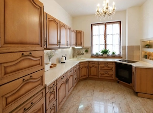 Vilă deosebită | 275 mp utili | Teren de 1.440 mp | La 3 km de centrul Aradului - imagine 5