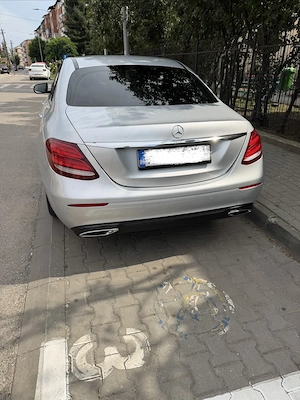 Mercedes Benz - W213 220D - imagine 4