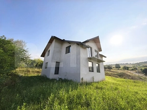Casă individuală 4 camere, 120 mp utili, zona Bucium  - imagine 1