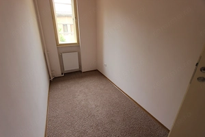 Apartament spatios 3 camere,zona medicina - imagine 11