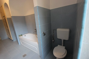 Apartament spatios 3 camere,zona medicina - imagine 16