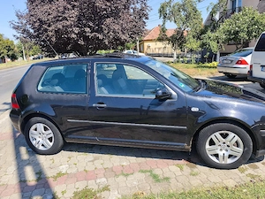 Volkswagen Golf 4 Edition 1.6 16V benzina 2+1 usi Bine Dotat - imagine 3