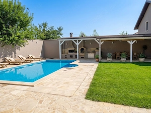 Casa premium cu piscina,panouri fotovoltaice,centrala termica.COMISION 0% - imagine 7