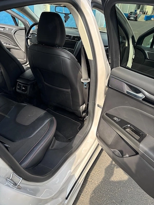 Unic proprietar, vând Ford Mondeo, an 2017, 80000 km, cutie automată, transmisie 4x4 - imagine 6