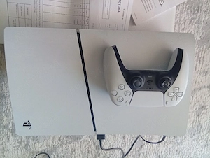 Vand PS5 Sony+Maneta 