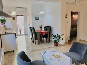 Apartamet modern 3 camere, 2 bai , loc de parcare, Torontalului - imagine 2