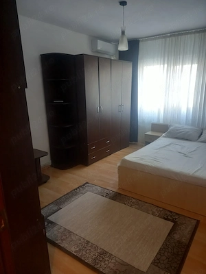 Ofer spre inchiriere garsoniera