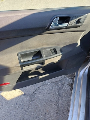 Volkswagen Polo 1.2 Benzină (2001), Argintiu   Ideal pentru oraș - imagine 8