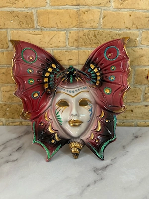 Mască venețiană vintage din ceramică, model Fluture   25   20 cm - Stare Foarte Buna