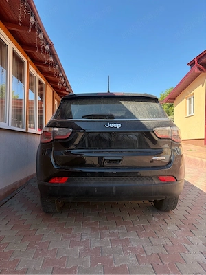 Vand Jeep Compass - imagine 2