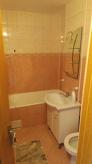Închiriez ap. 2 camere 300 euro fix  - imagine 3