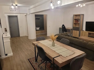 INCHIRIEZ APARTAMENT CU 3 CAMERE IN BLOC NOU - imagine 5