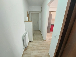 Garsonieră decomandată la etajul 2, mobilată modern, cu geam la baie și parcare - imagine 7