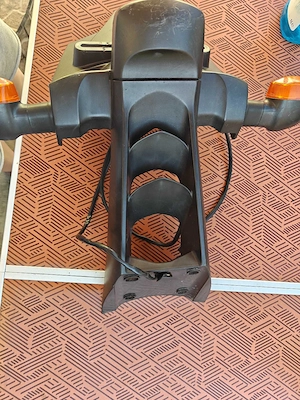 Suport Număr Original Yamaha FZ8 (Codiță + Semnalizări) - imagine 2
