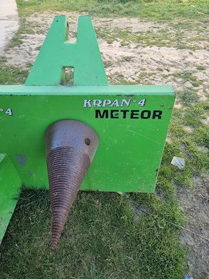 Crăpător de lemne stare foarte buna 