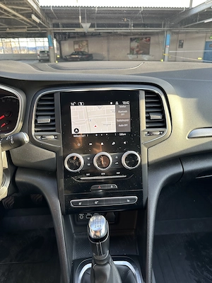 Renault Megane TCE 140 Techno - imagine 7
