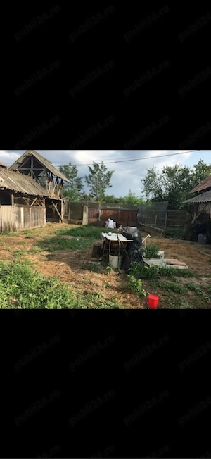 Gospodarie situata in sat Boncani comuna Dragoiesti judetul Valcea - imagine 2
