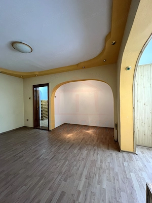 Apartament luminos cu 3 camere decomandate, 67 mp, Micro 13 – 62.900 € - imagine 2