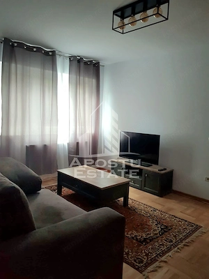 Apartament 3 camere Ultracentral cu loc de parcare - imagine 2