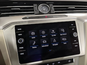Volkswagen Passat - imagine 18