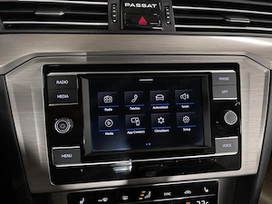Volkswagen Passat - imagine 18