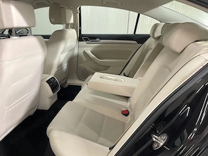 Volkswagen Passat - imagine 11