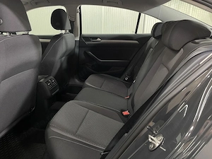 Volkswagen Passat - imagine 11