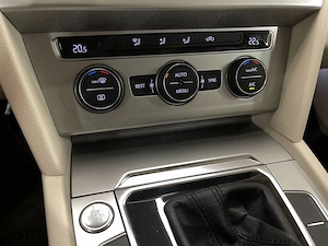 Volkswagen Passat - imagine 20