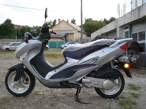 inchiriez scutere 50-150cc 250 lei saptamana
