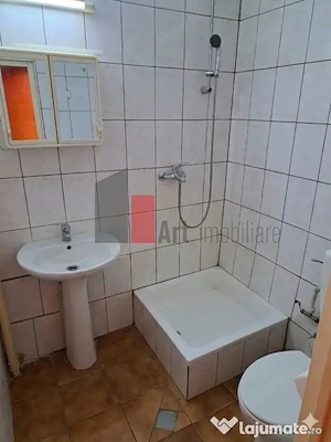APARTAMENT 4 CAMERE -CHISINAU - imagine 3