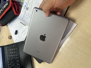 iPad MD432B A   Ideal  - imagine 2