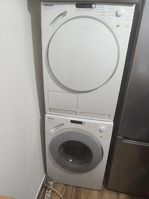 Vand masina de spalat si uscator Miele an stare perfecta folosite foarte putin.