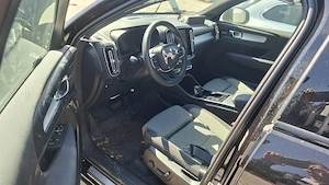 Volvo XC40 B3 Black Edition - imagine 7