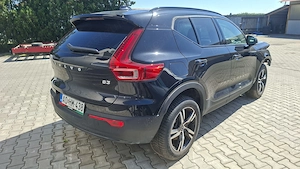 Volvo XC40 B3 Black Edition - imagine 4
