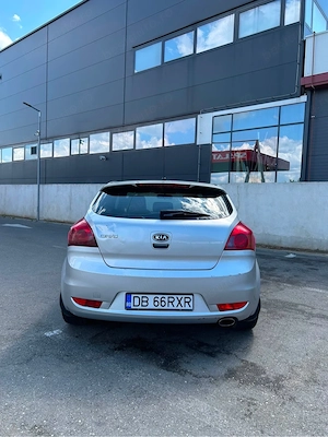 Kia Ceed.  - imagine 5