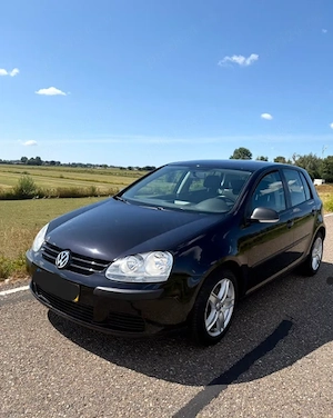 Dezmembrări VW Golf 5 – Motor Cutie Faruri Uși Piese Originale SH