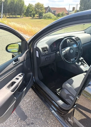 Dezmembrări VW Golf 5 – Motor Cutie Faruri Uși Piese Originale SH - imagine 5