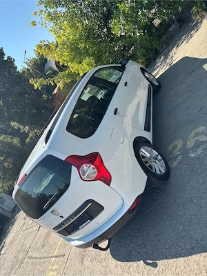 Dacia Lodgy 1.3 benzina - 7 locuri - imagine 11