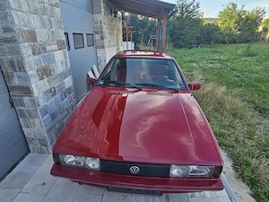 Ofer spre vanzare un superb vw scirocco 1,8 injectie ,an 1989,servo ,computer bord ,scaune sport , - imagine 7
