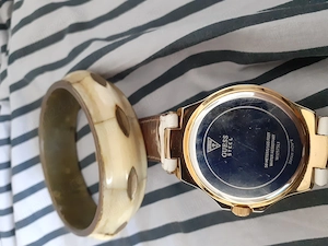 Vând ces de damă Guess, cu Swarovski.