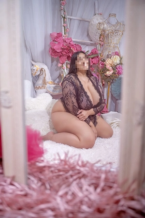 Curvy BBW cu bust generos 100E Înaltă voluptoasă 35 ani