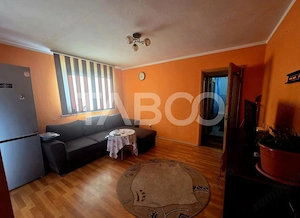 Apartament 3 camere semidecomandat etaj 3 zona 13 Decembrie 50 mpu - imagine 2
