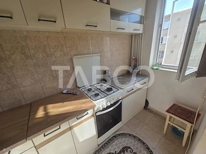 Apartament 3 camere semidecomandat etaj 3 zona 13 Decembrie 50 mpu - imagine 8