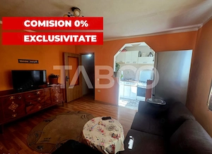 Apartament 3 camere semidecomandat etaj 3 zona 13 Decembrie 50 mpu