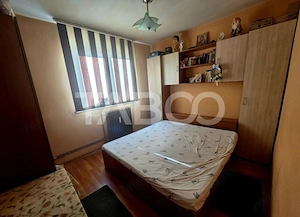 Apartament 3 camere semidecomandat etaj 3 zona 13 Decembrie 50 mpu - imagine 5
