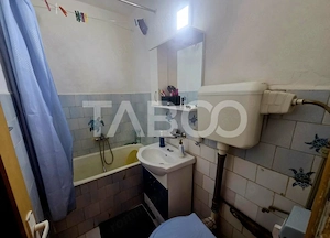 Apartament 3 camere semidecomandat etaj 3 zona 13 Decembrie 50 mpu - imagine 9