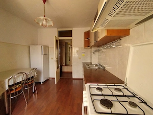 Inchiriez apartament 3 camere cartier Strand etajul 1, la 15 minute de Universitate. - imagine 2