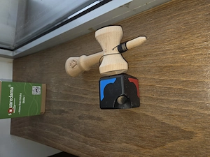 Nou!! Kendama cubică(Squaredama)!!! O nouă provocare!!