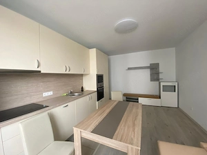 Apartament 3 camere zona Selimbar - imagine 3