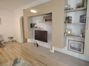 Apartament cu 3 camere + loc de parcare zona Aparatorii Patriei
